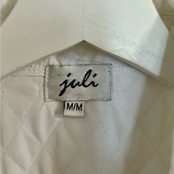 White Spring/Summer vest - Picture 2 of 2